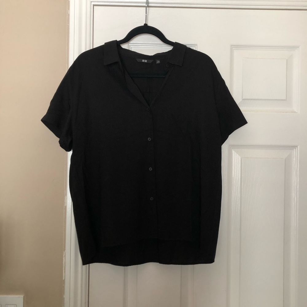 Uniqlo | Button Up Top | Black | Medium